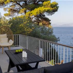 4 bedroom villa with pool by the sea, near Corfu town, sleeps 8